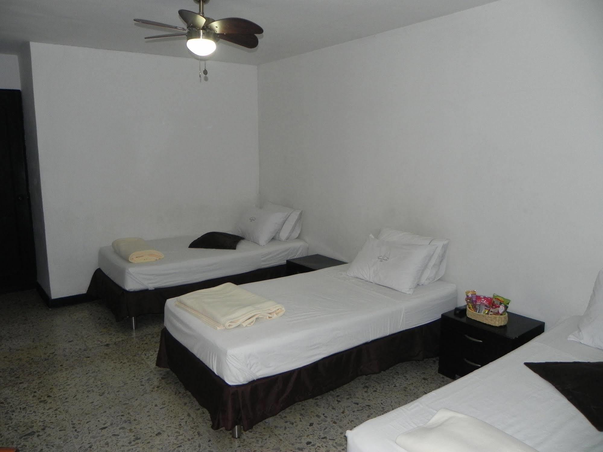 Hostal Tamarindo Inn Medellín Exterior foto